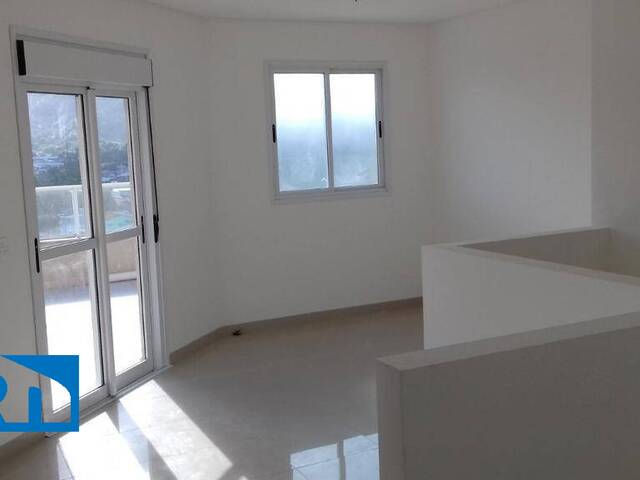 Apartamento para Venda em Caraguatatuba - 2