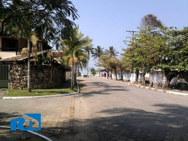 Casa para Venda em Caraguatatuba - 2