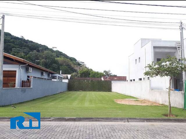 Casa para Venda em Caraguatatuba - 2