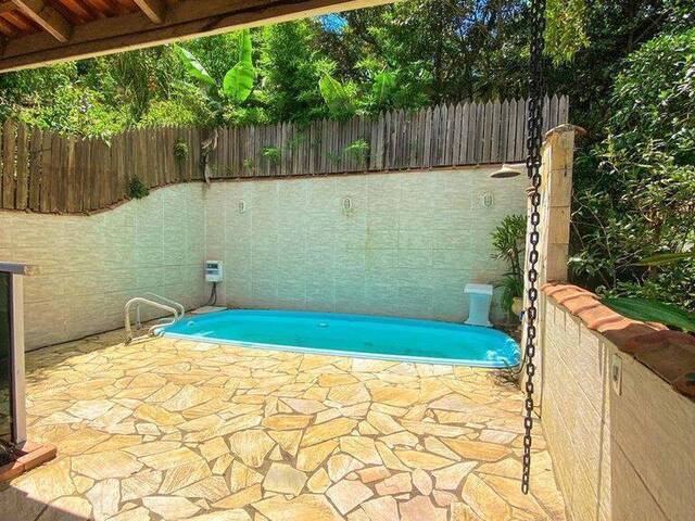 #2040 - Casa para Venda em Natividade da Serra - SP