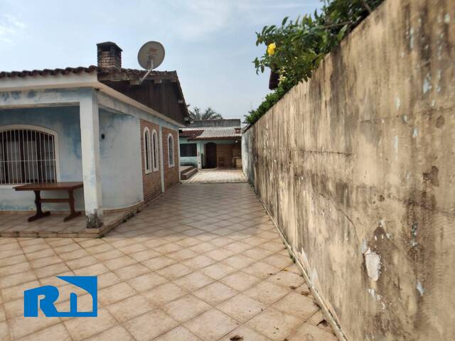 Casa para Venda em Caraguatatuba - 2