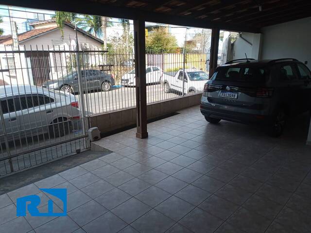 Casa para Venda em Caraguatatuba - 2