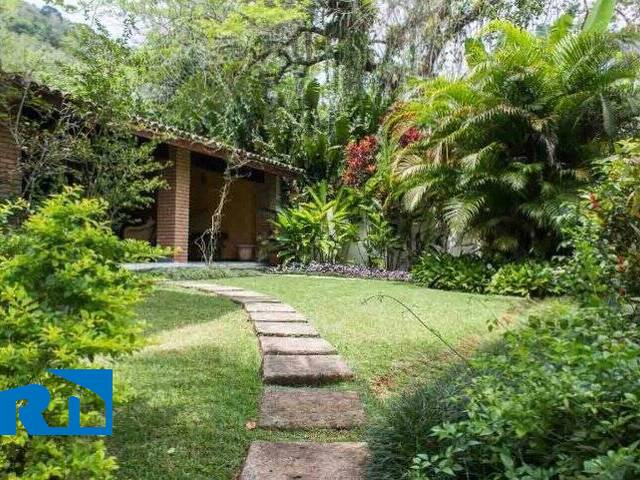 Casa para Venda em Caraguatatuba - 2
