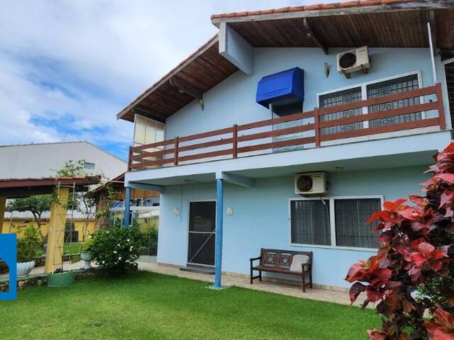 Casa para Venda em Caraguatatuba - 2