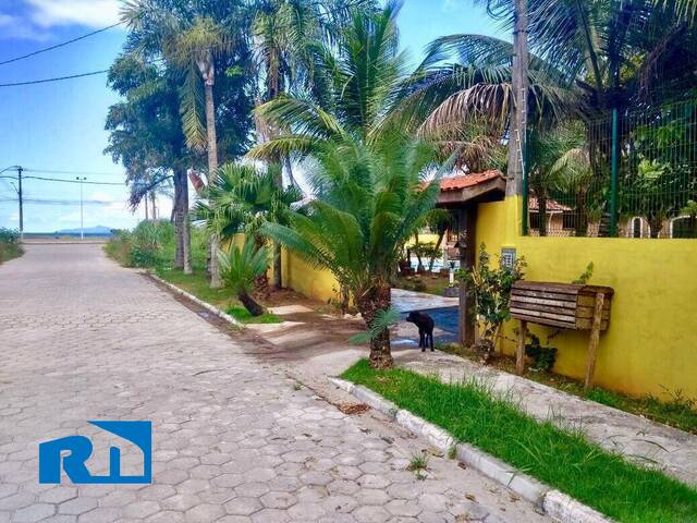Casa para Venda em Caraguatatuba - 2