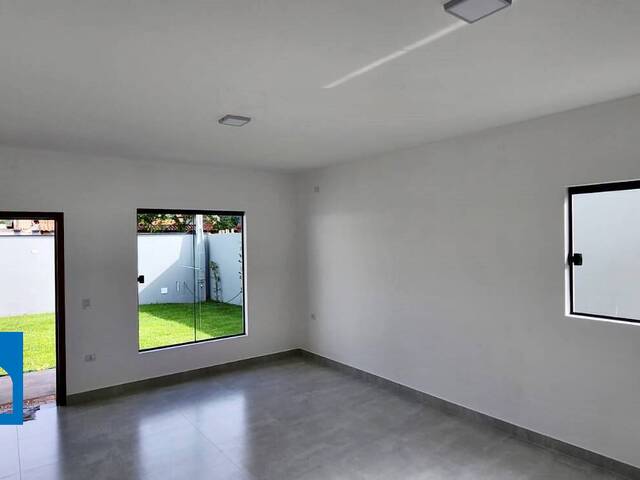 Casa para Venda em Caraguatatuba - 5