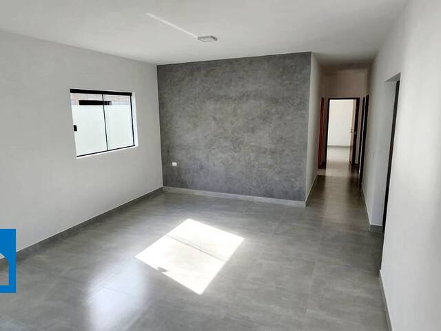 Casa para Venda em Caraguatatuba - 4