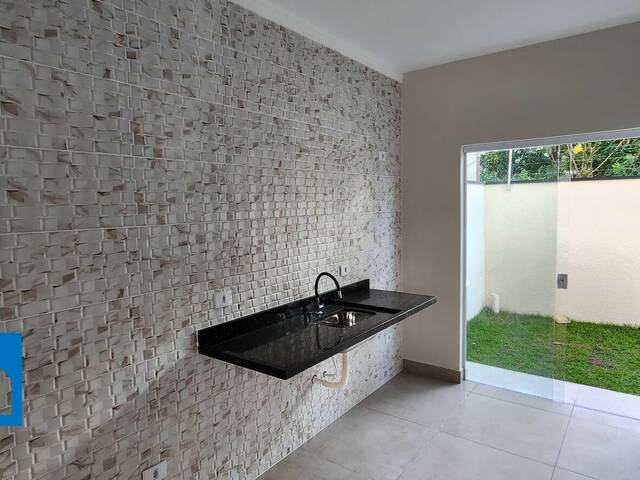 Casa para Venda em Caraguatatuba - 5
