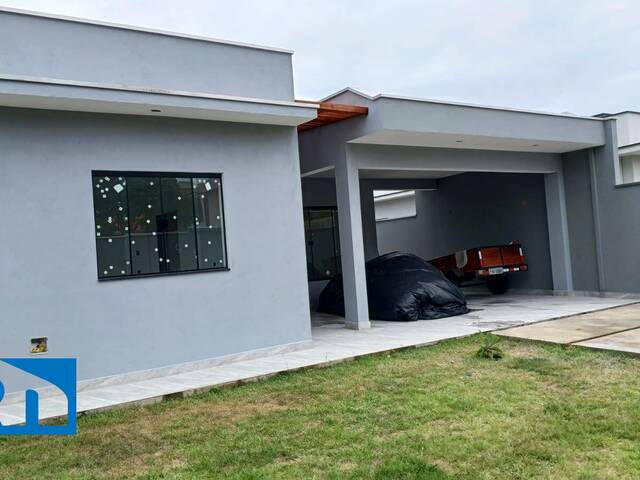 Casa para Venda em Caraguatatuba - 2
