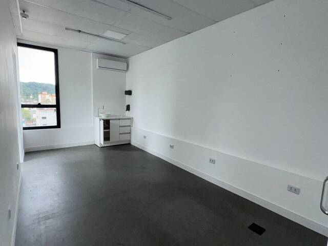 Sala para Venda em Caraguatatuba - 4