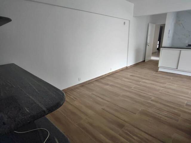 Apartamento para Venda em Caraguatatuba - 4