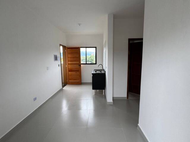 #3326 - Apartamento para Locação em Caraguatatuba - SP