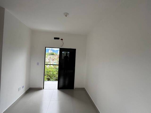 #3326 - Apartamento para Locação em Caraguatatuba - SP
