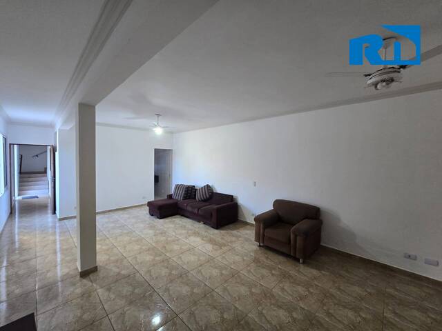 #2439 - Casa para Locação em Caraguatatuba - SP