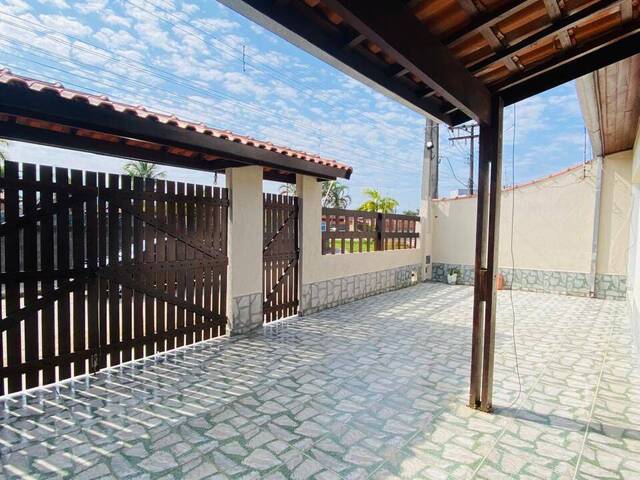 Casa para Venda em Caraguatatuba - 2