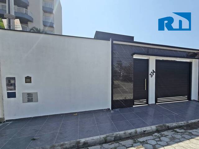 #3349 - Casa para Venda em Caraguatatuba - SP