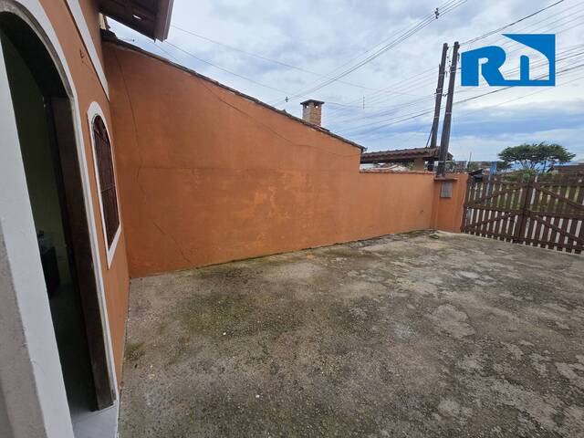 Casa para Venda em Caraguatatuba - 2