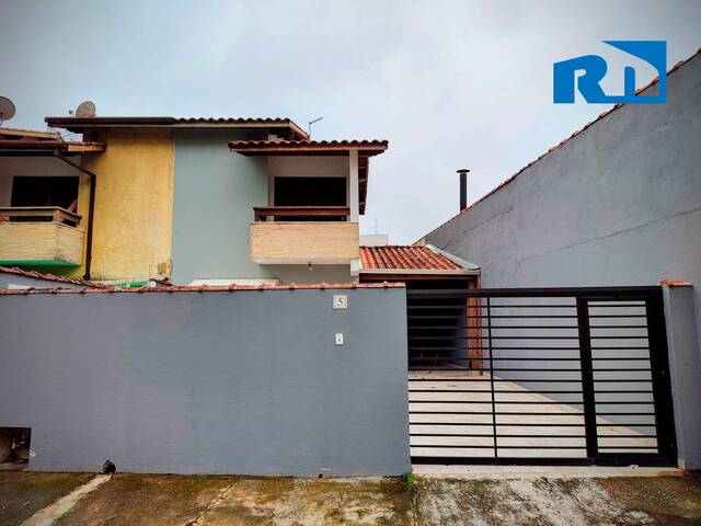 Casa para Venda em Caraguatatuba - 2