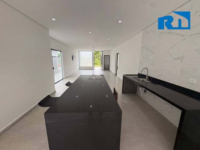 Casa para Venda em Caraguatatuba - 5