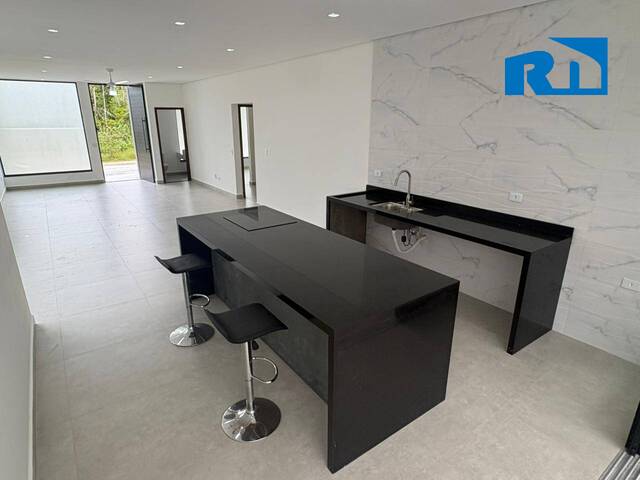 Casa para Venda em Caraguatatuba - 3