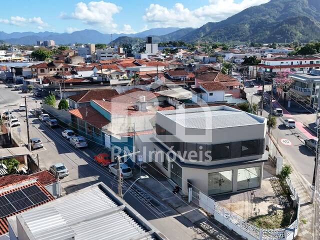 Prédio comercial para Locação em Caraguatatuba - 2