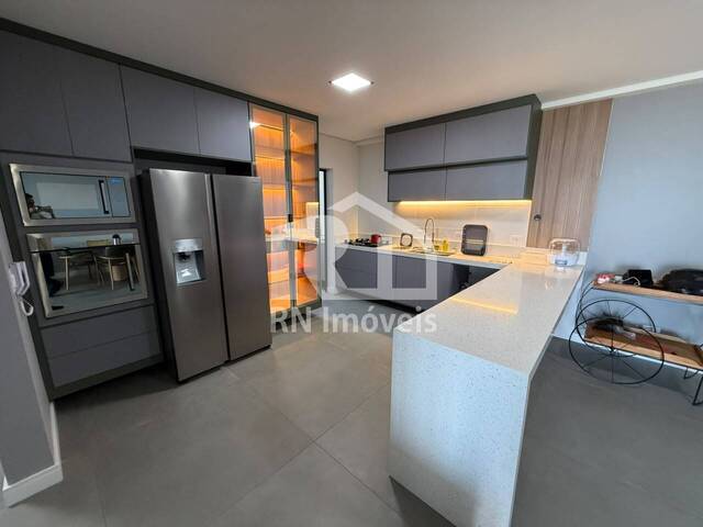 Apartamento para Venda em Caraguatatuba - 4