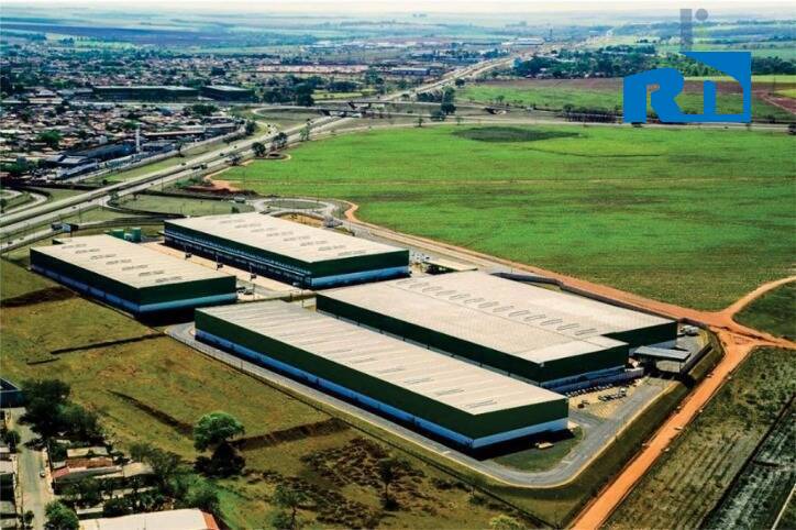 Área em Caraguatatuba com 50.000 m² Frente rodovia