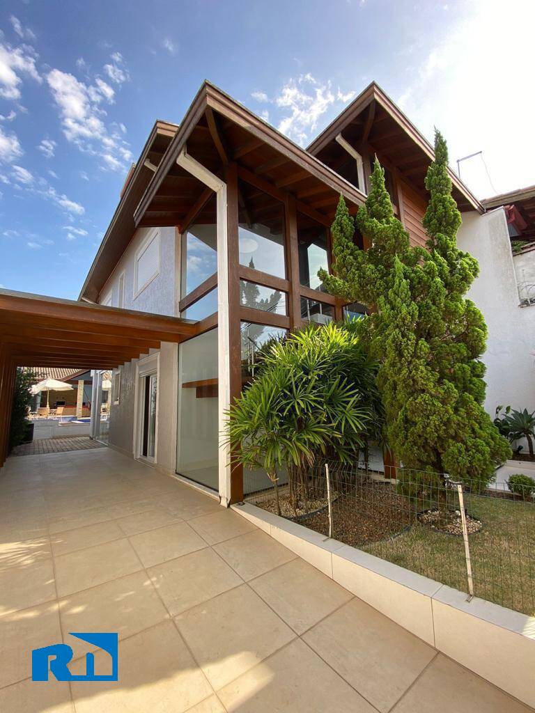 VENDE-SE | LINDA CASA, MOBILIADA | TRAVESSÃO.