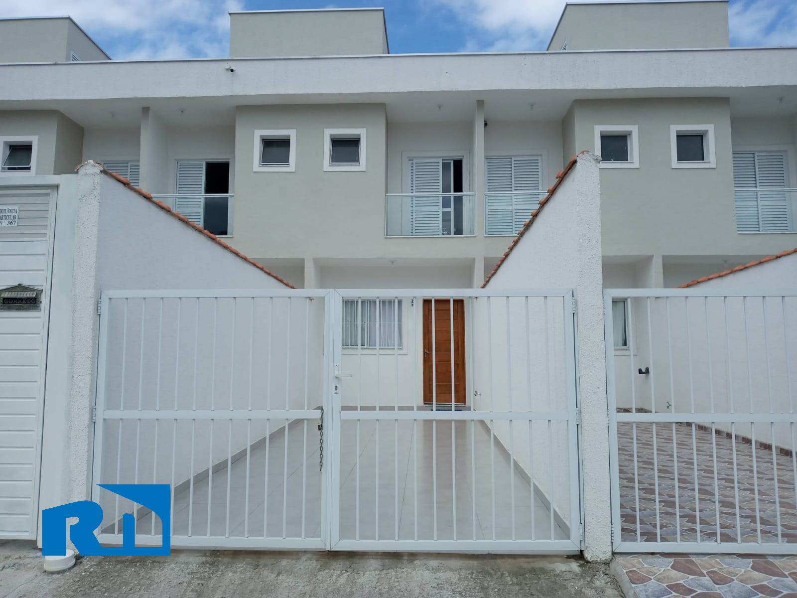 VENDE-SE | SOBRADO | MASSAGUAÇU.
