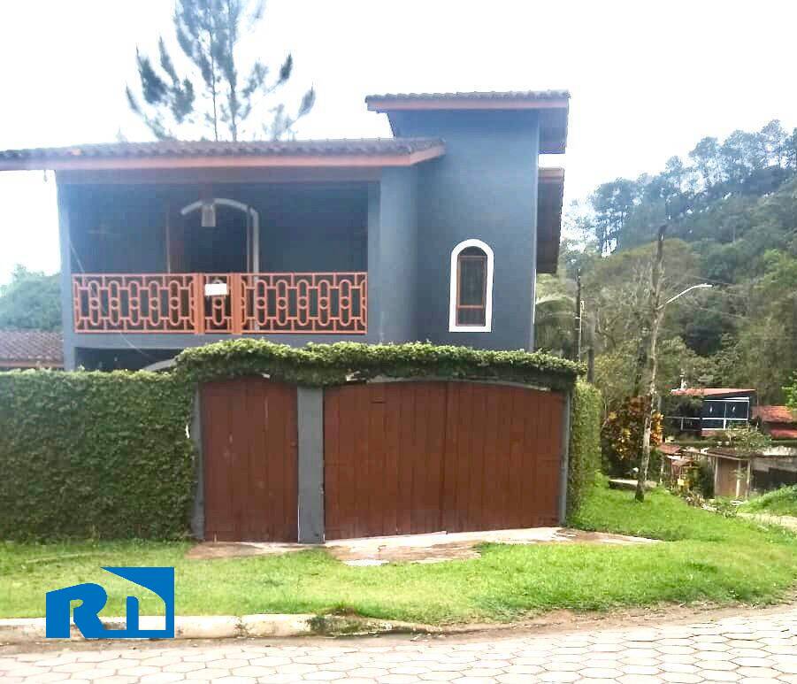 VENDE-SE | SOBRADO | CAPRICÓRNIO
