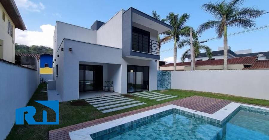 Casa à venda com 4 quartos, 229m² - Foto 2