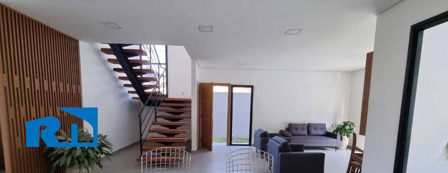 Casa à venda com 4 quartos, 229m² - Foto 3