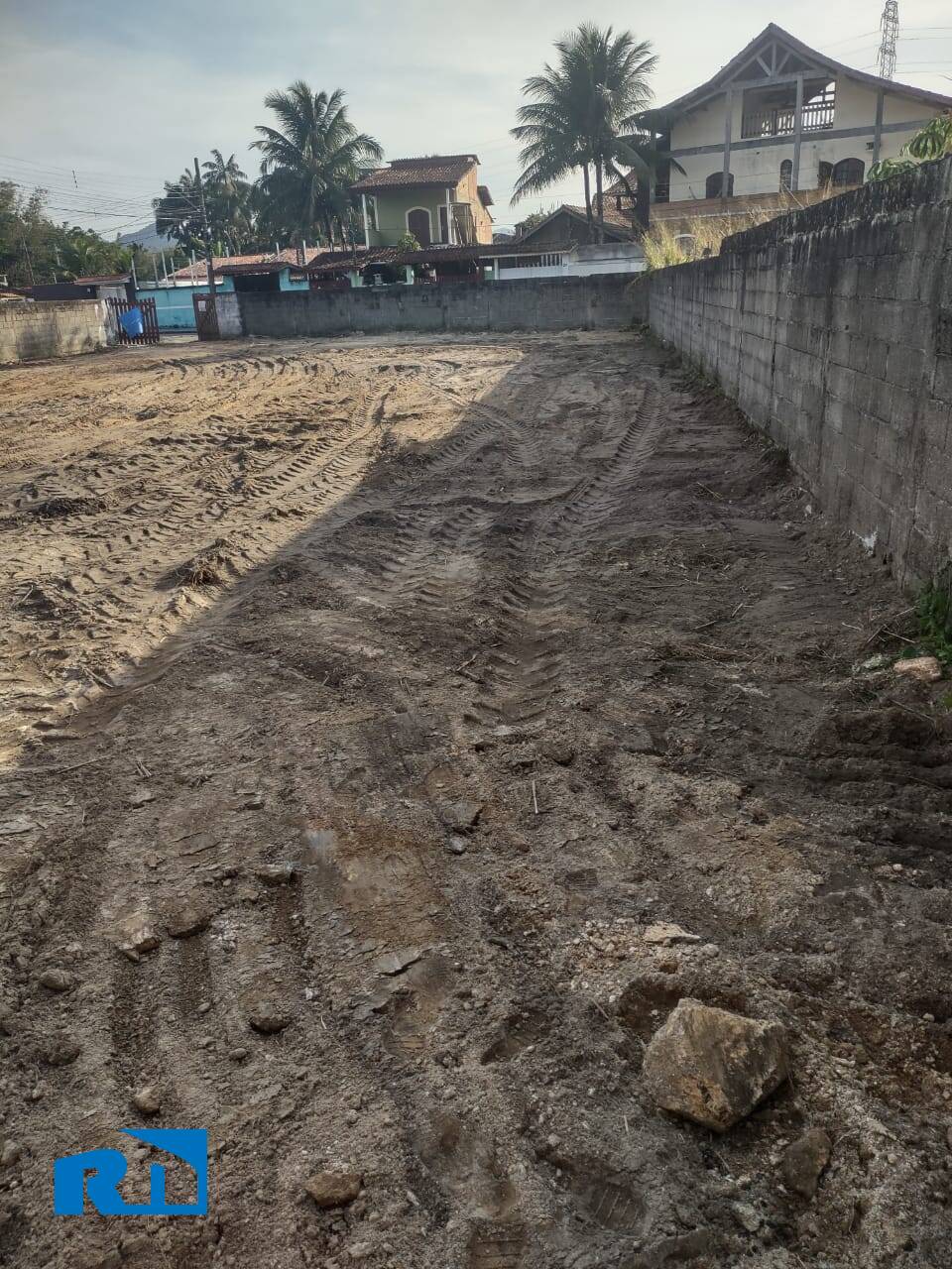 VENDE-SE | TERRENO | PRAIA DAS PALMEIRAS.