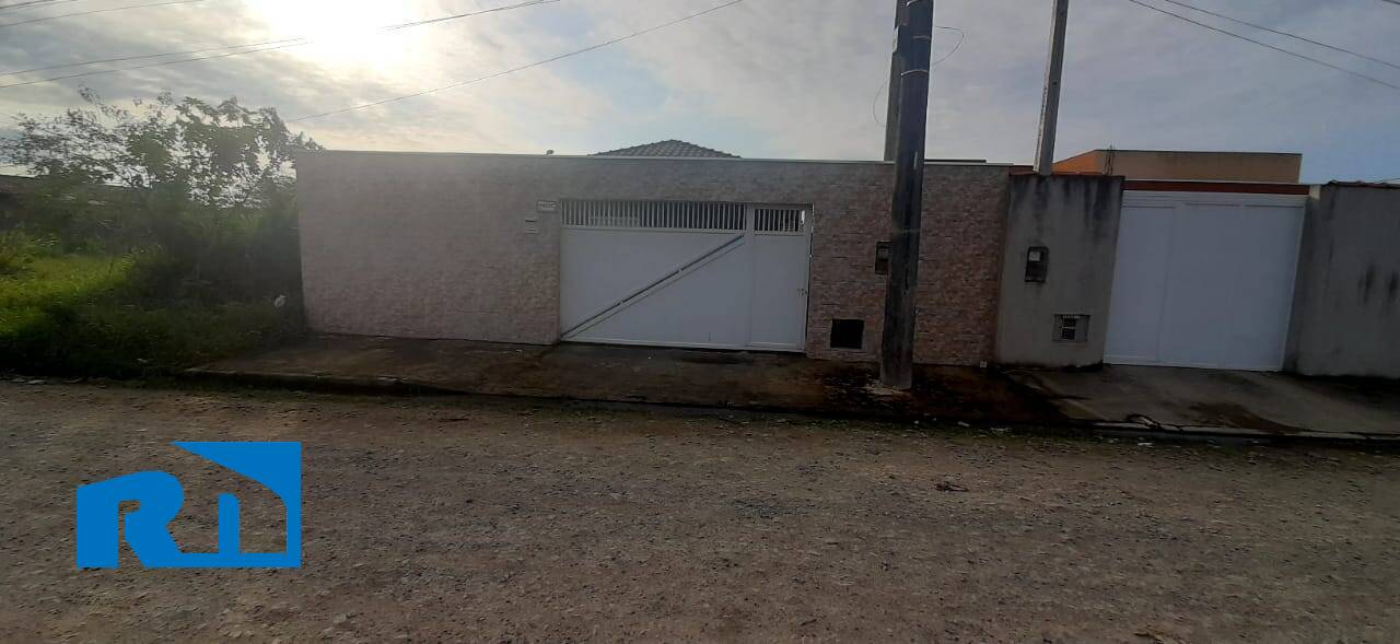 Casa à venda com 2 quartos, 250m² - Foto 1