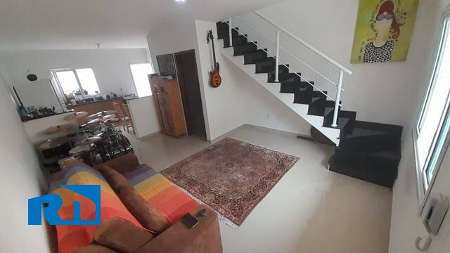 VENDE-SE | SOBRADO EM CONDOMÍNIO FECHADO | PRAIA DAS PALMEIRAS.