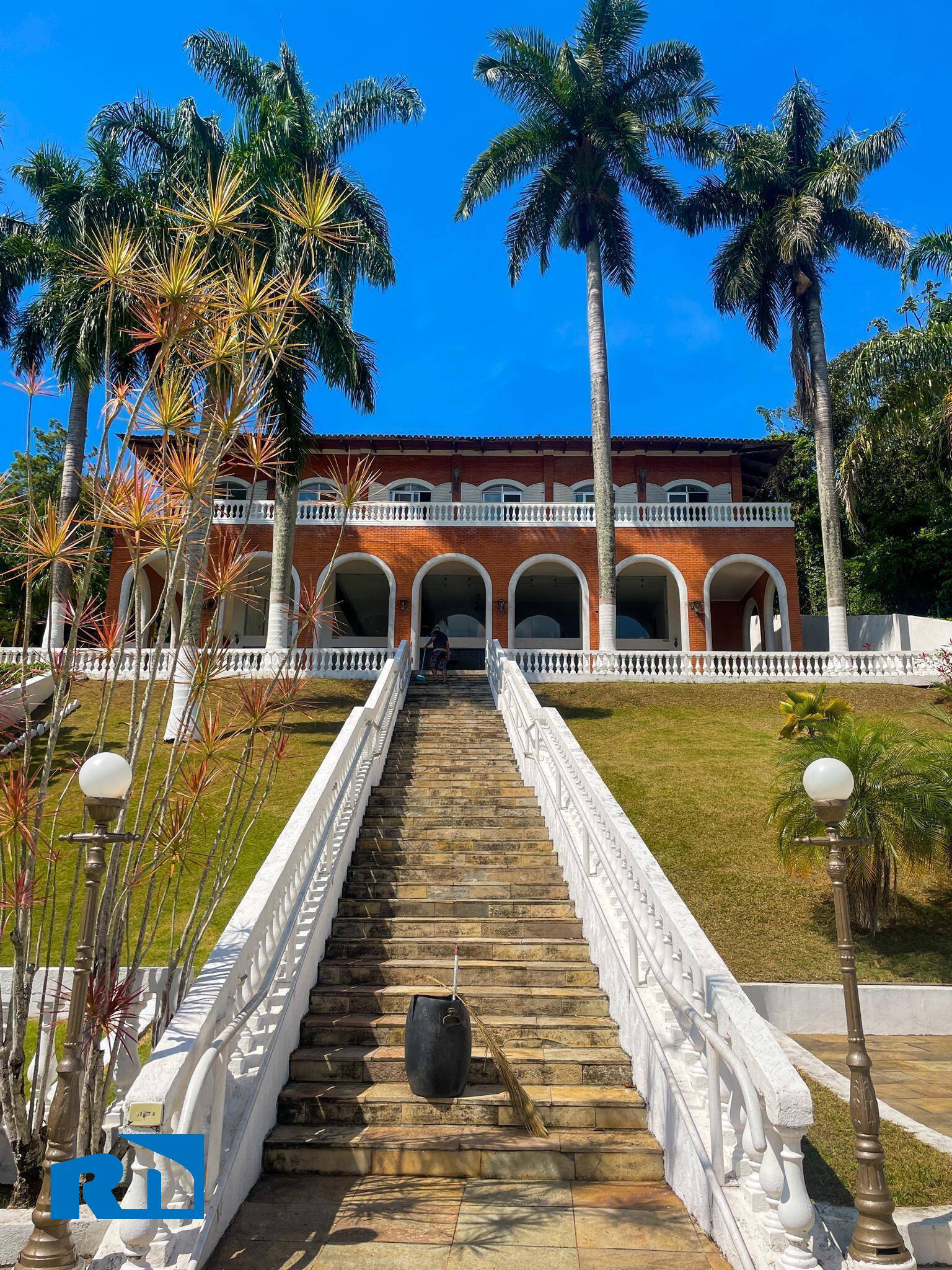 VENDE-SE | MANSÃO DA PRAINHA.