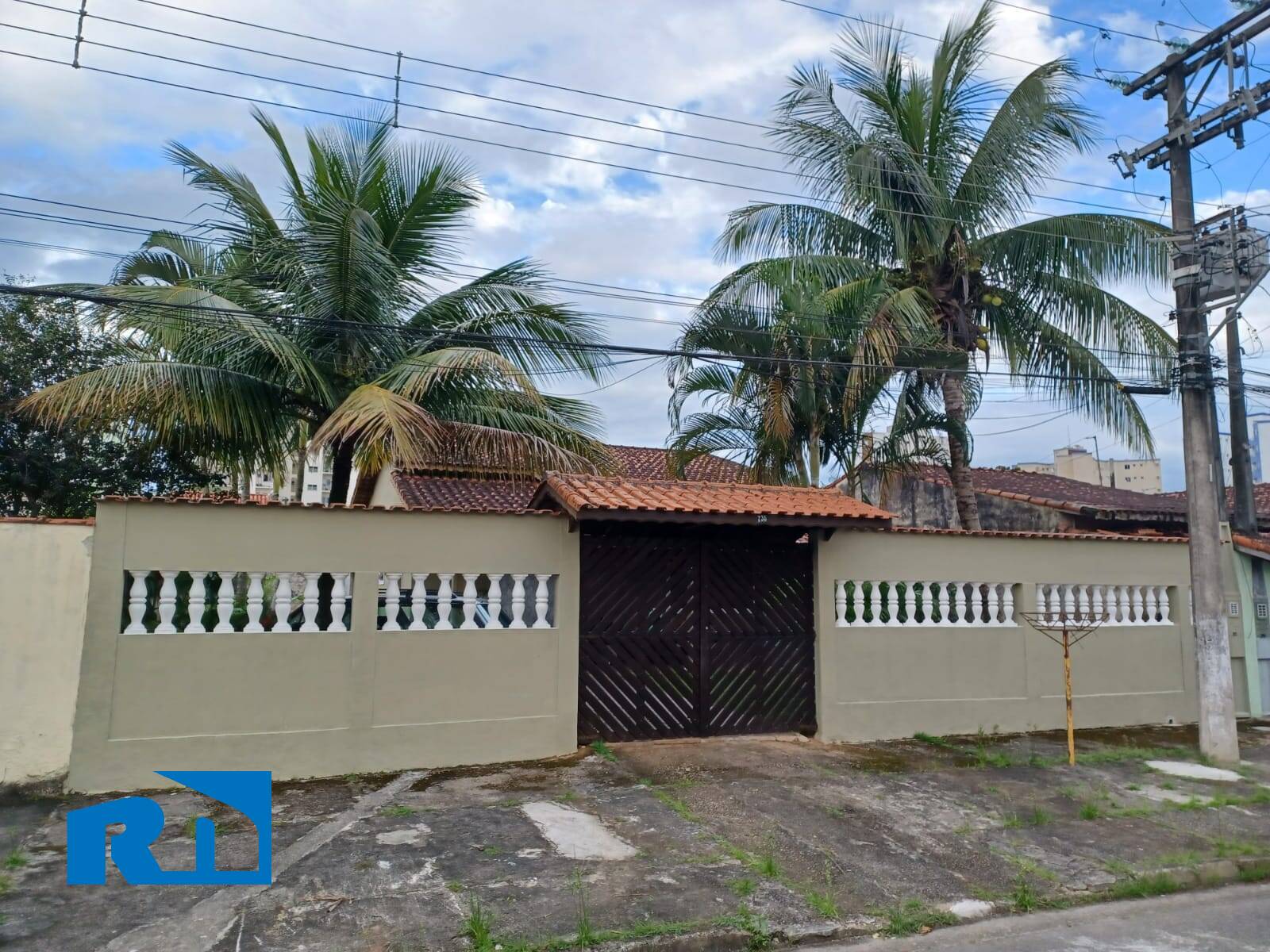 VENDE-SE| LADO PRAIA | CASA TÉRREA | ARUAN