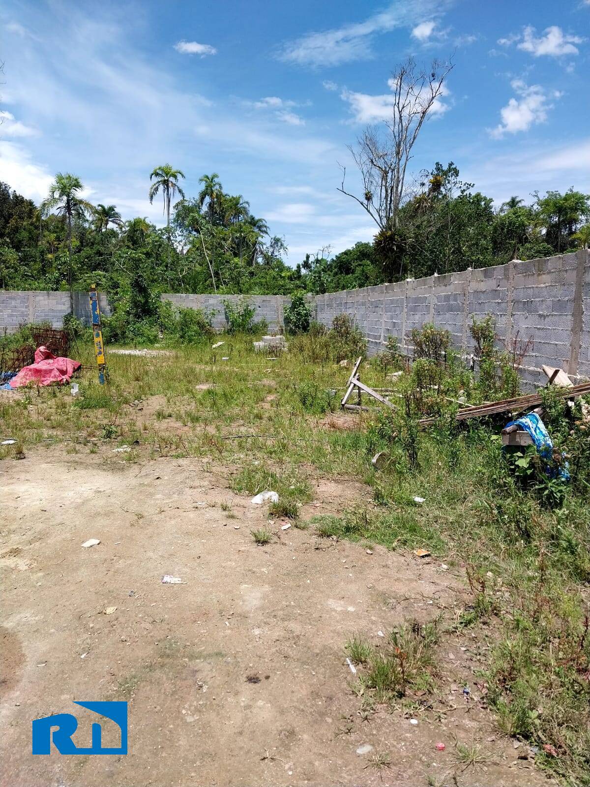VENDE-SE | TERRENO MURADO E ATERRADO | GOLFINHO.