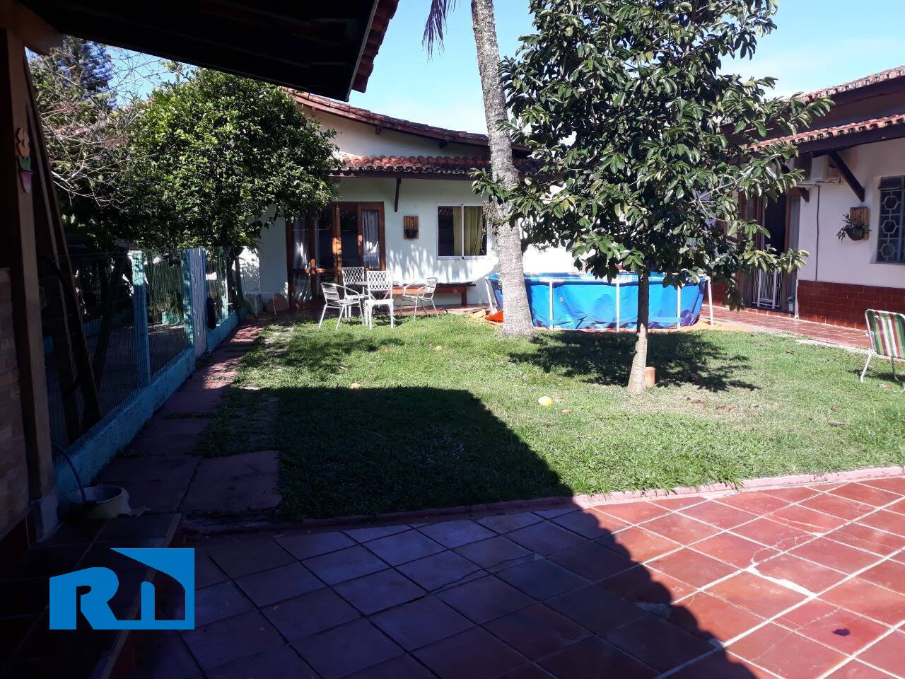 VENDE-SE | CASA DE ESQUINA | CAPRICÓRNIO.
