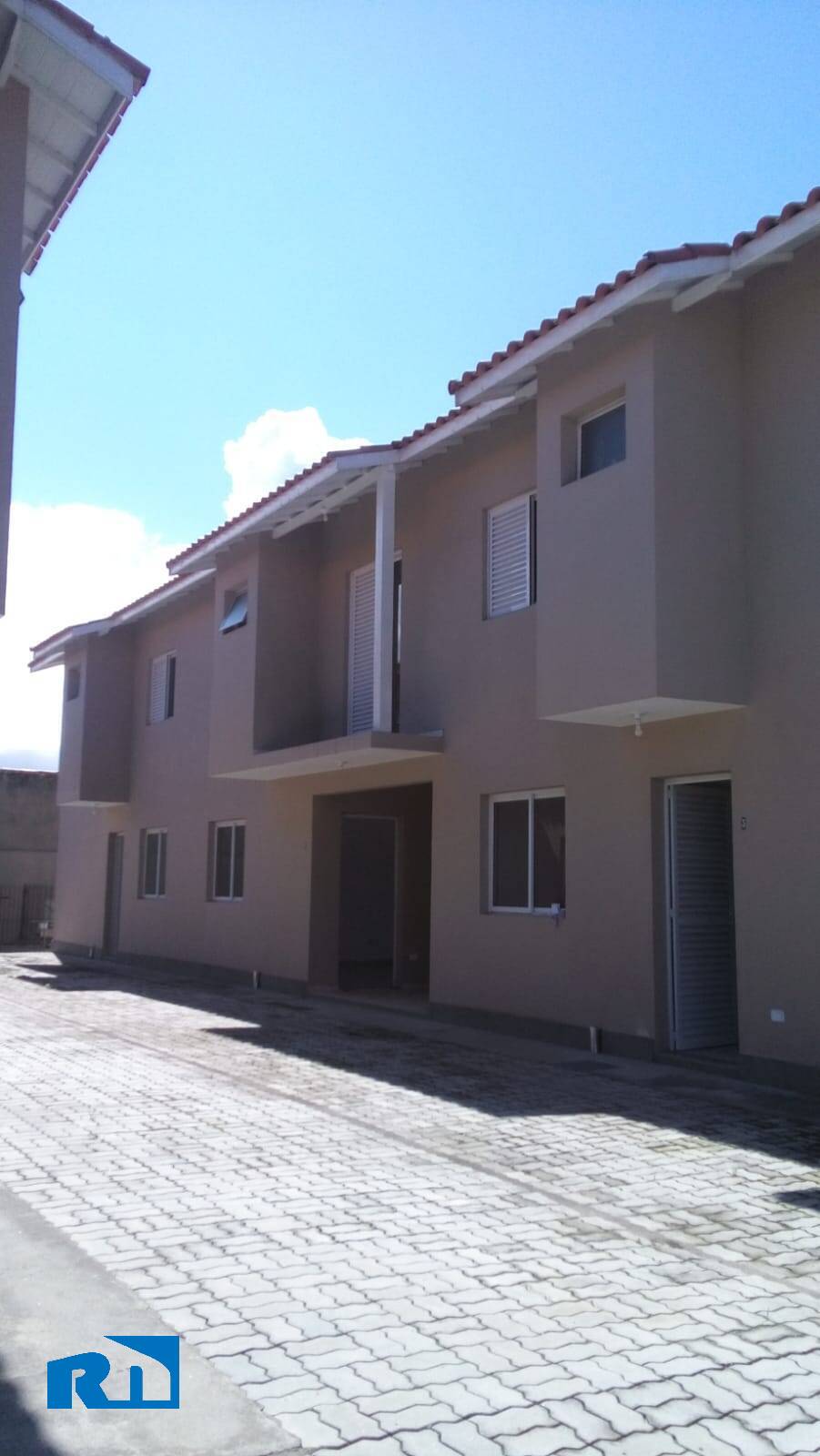 VENDE-SE | SOBRADO EM CONDOMÍNIO FECHADO | PONTAL SANTA MARINA.