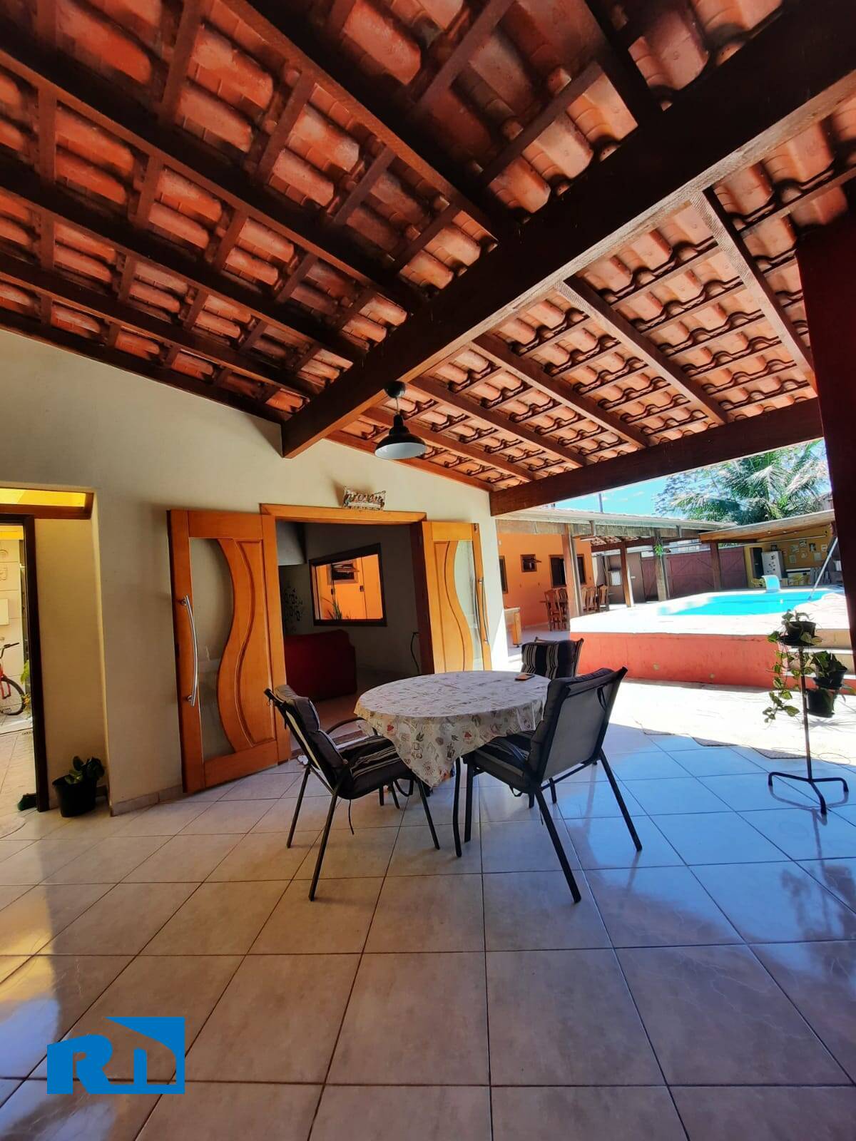 VENDE-SE | CASA TÉRREA COM PISCINA | MORRO DO ALGODÃO.