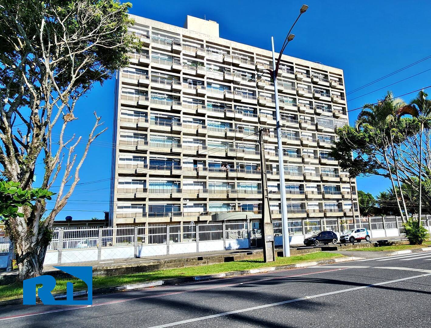Apartamento a venda , prédio frente mar em Caraguatatuba