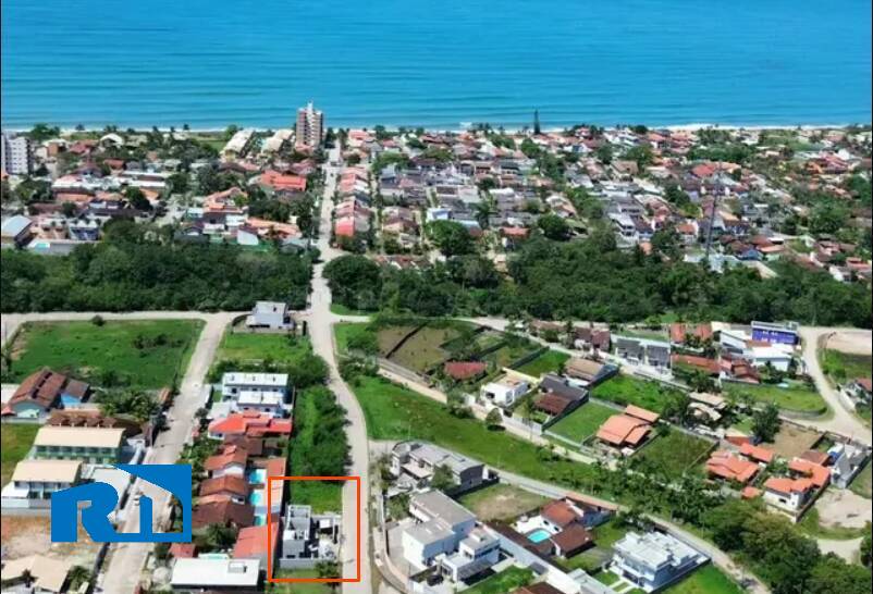 Casa à venda com 3 quartos, 303m² - Foto 1