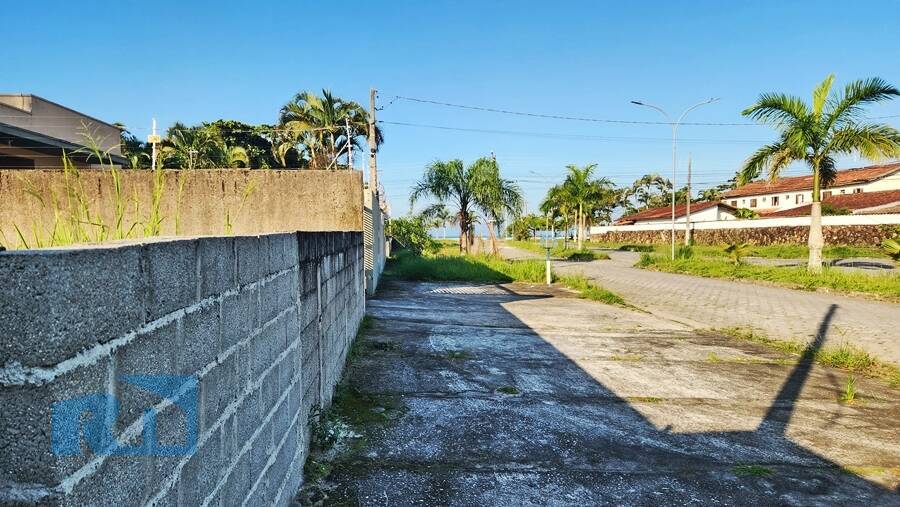 Terreno à Venda em Caraguatatuba