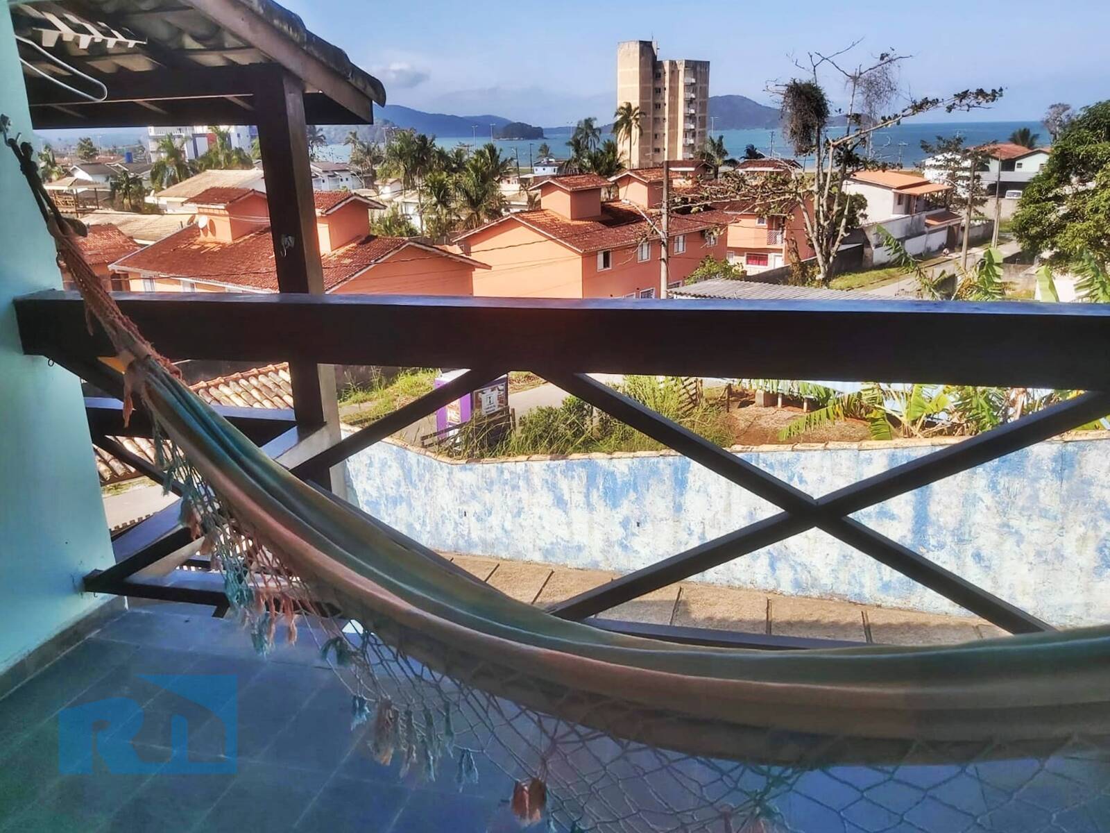 Sobrado Charmoso com Vista Deslumbrante para o Mar em Local Privilegiado