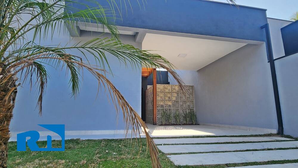 Casa Moderna à Venda em Caraguatatuba