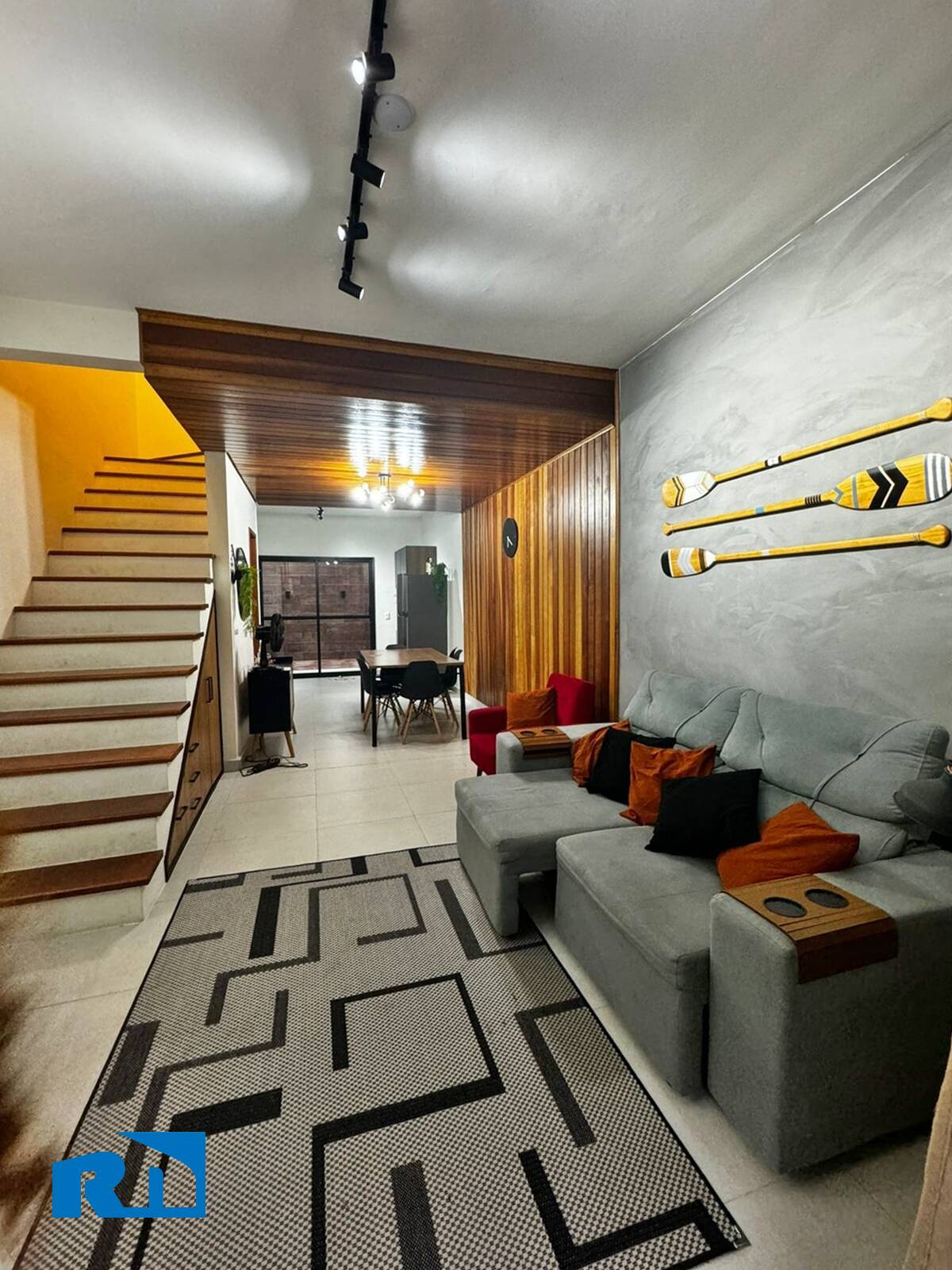 VENDE-SE | SOBRADO EM CONDOMÍNIO HORIZONTAL| PONTAL SANTA MARINA.