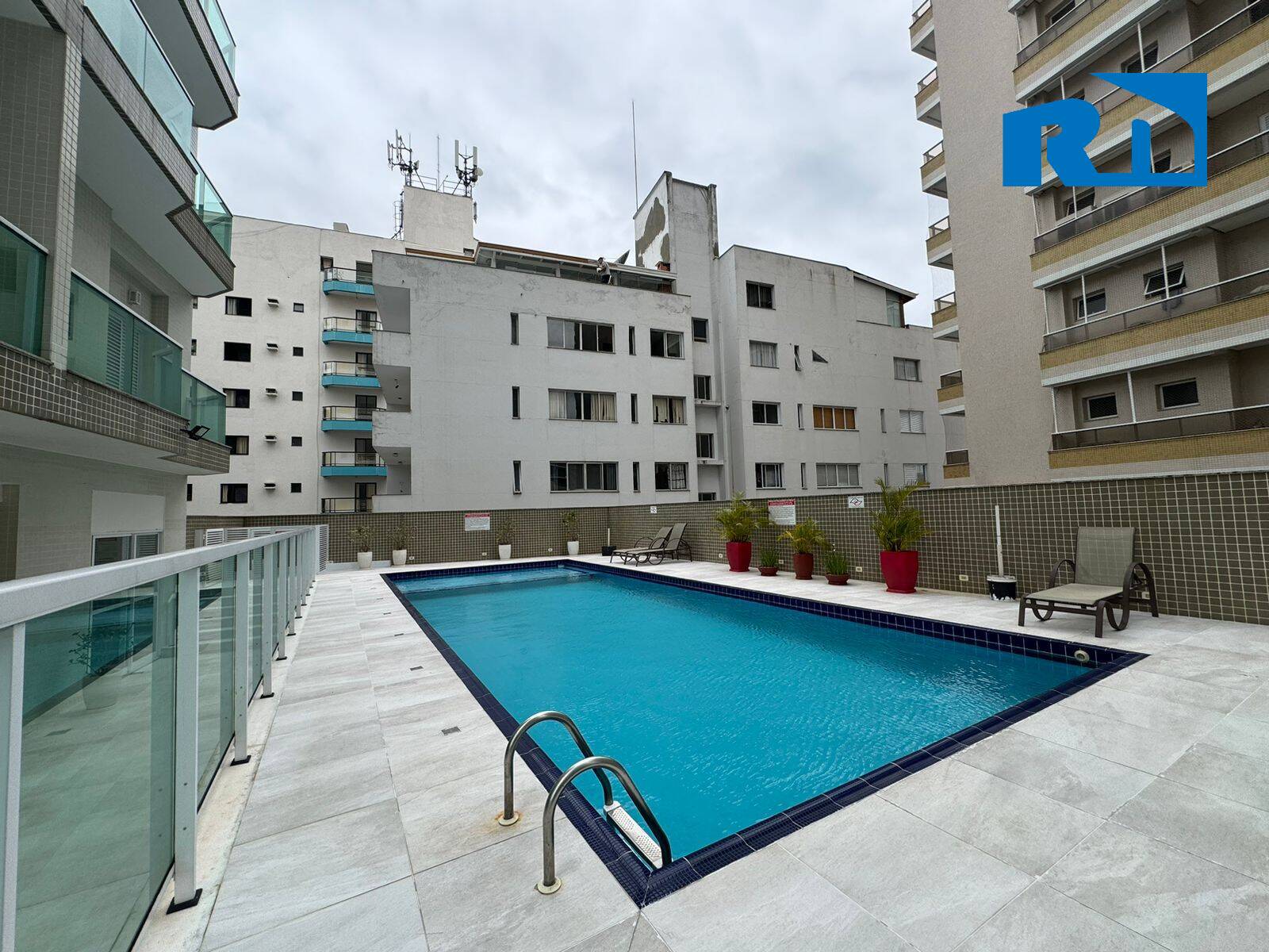Apartamento à venda com 3 quartos, 100m² - Foto 1
