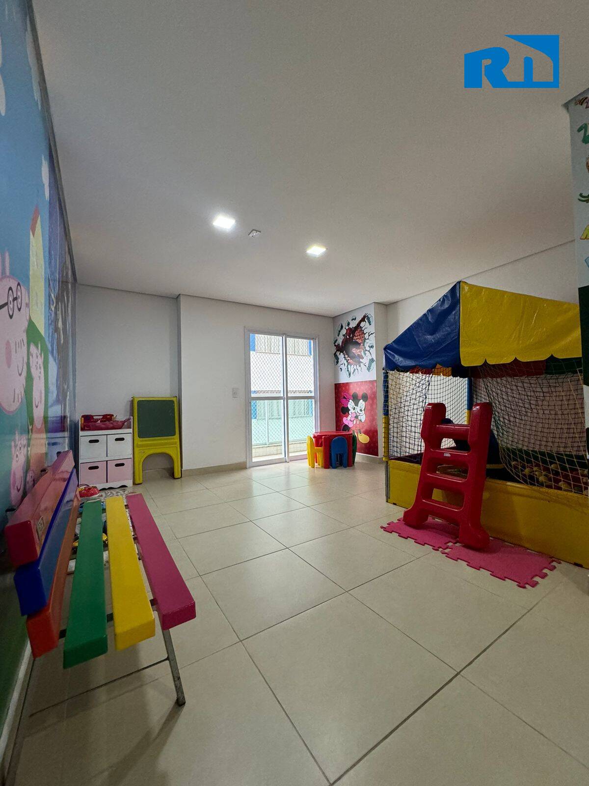 Apartamento à venda com 3 quartos, 100m² - Foto 4