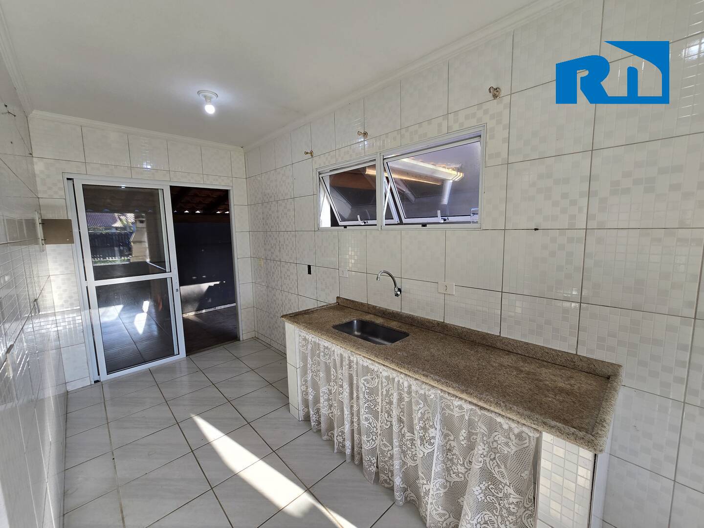 Casa à venda com 1 quarto, 350m² - Foto 6